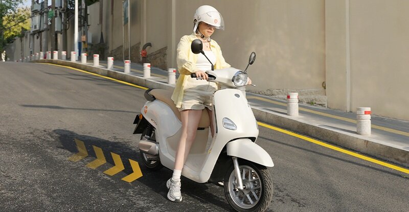 Xe máy điện Yadea Osta giảm tới 2,6 triệu đồng, pin trâu 181 km/lần sạc, nhiều trang bị hiện đại