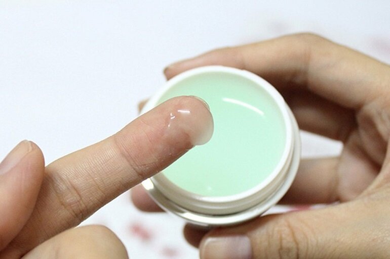 Sữa rửa mặt trị mụn dạng gel