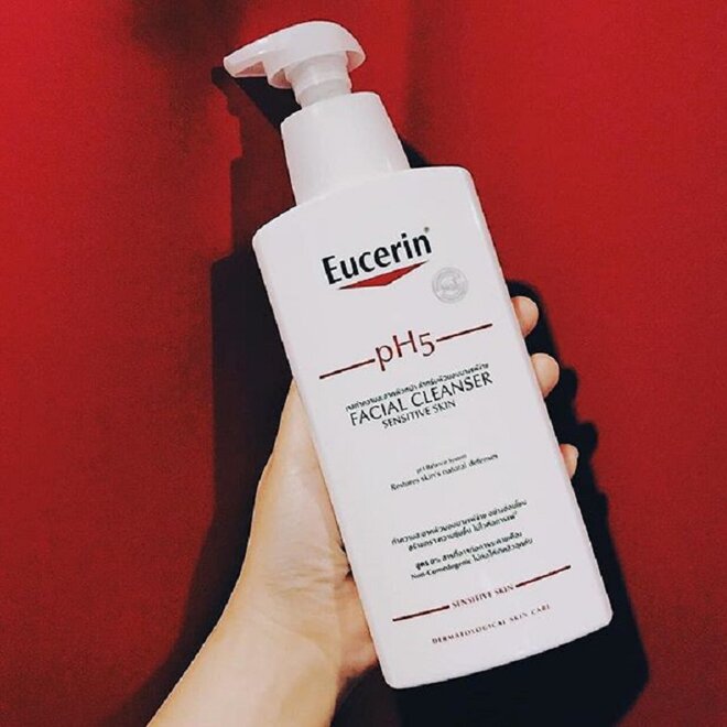 Sữa rửa mặt Eucerin pH5 cho da nhạy cảm