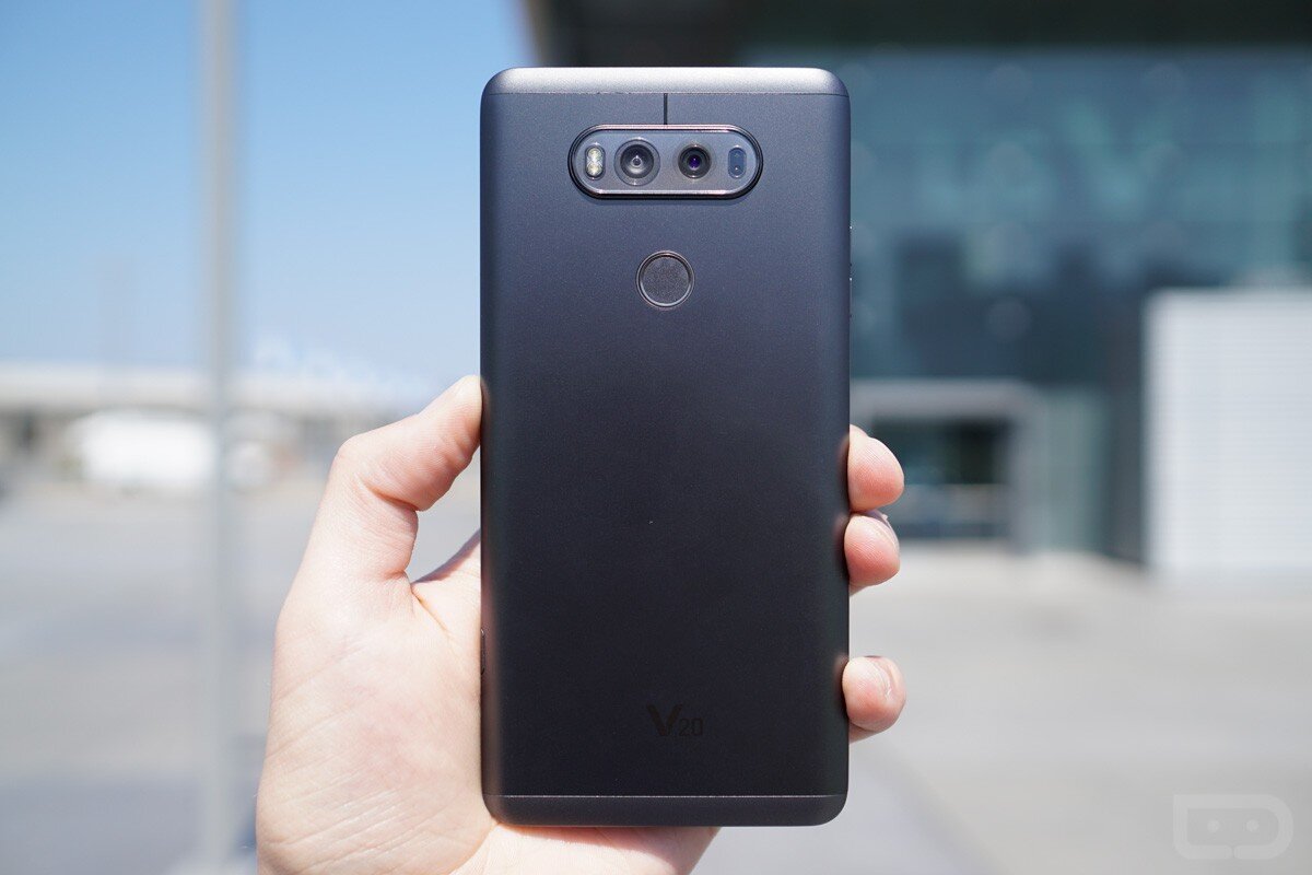 LG V20 Mỹ có dung lượng pin ấn tượng với thời gian sạc đầy chỉ 108 phút