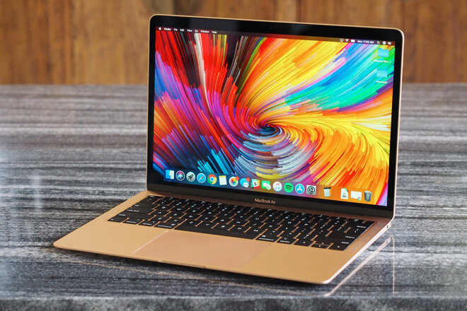 Macbook Air thiết kế sang trọng, chạm nhẹ là có thể mở máy