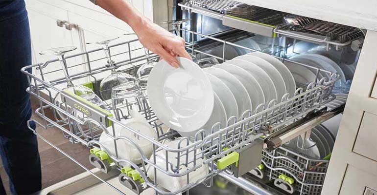 Máy rửa chén có chức năng sấy khô sẽ giúp loại bỏ hết vi khuẩn gây bệnh Máy rửa bát