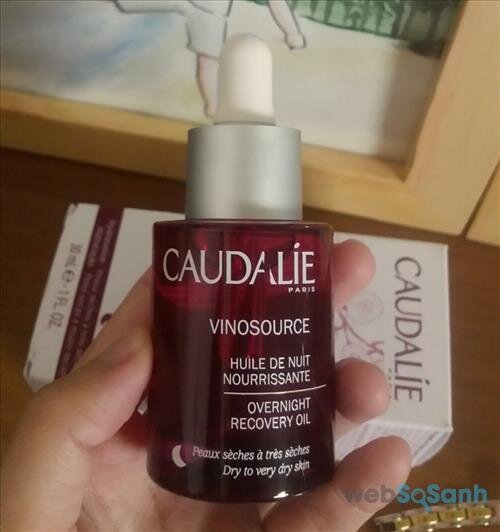 Dầu dưỡng Caudalie Vinosource có bảng thành phần cực kỳ lành tính với nhiều dưỡng chất phục hồi da