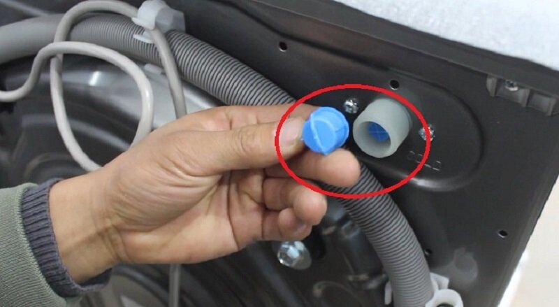Máy giặt Toshiba báo lỗi E10 là gì? Nguyên nhân và cách khắc phục nhanh chóng