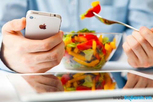 Sử dụng ứng dụng điện thoại bạn sẽ nghĩ đến ăn kiêng nhiều hơn. Nguồn Internet