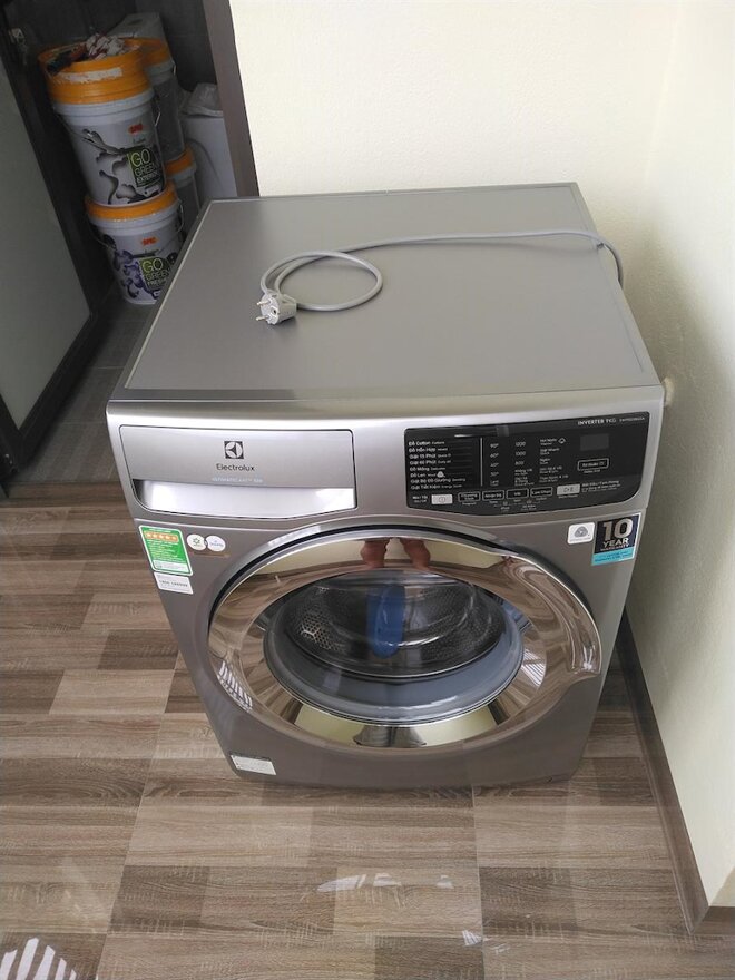 máy giặt cửa ngang Electrolux 9kg