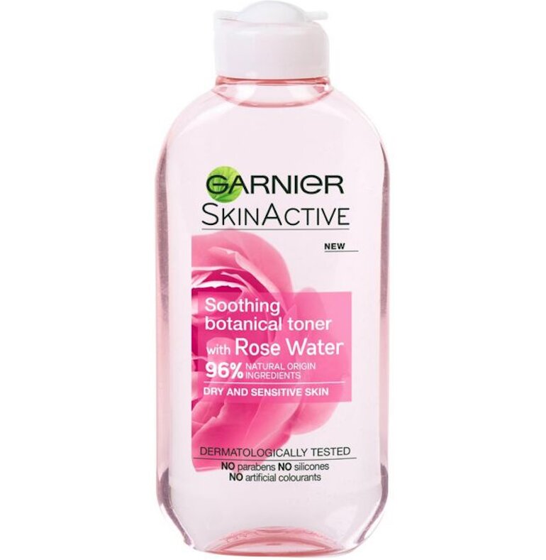 Toner Garnier màu hồng – dành cho da khô và nhạy cảm