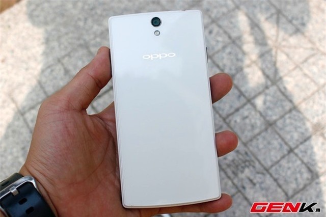 Cận cảnh Oppo Find 5 mini, smartphone tầm trung sắp bán ra tại Việt Nam