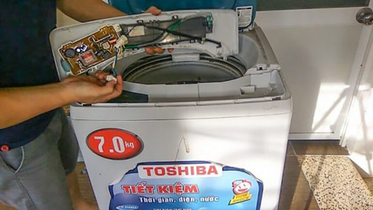 máy giặt Toshiba lỗi E5