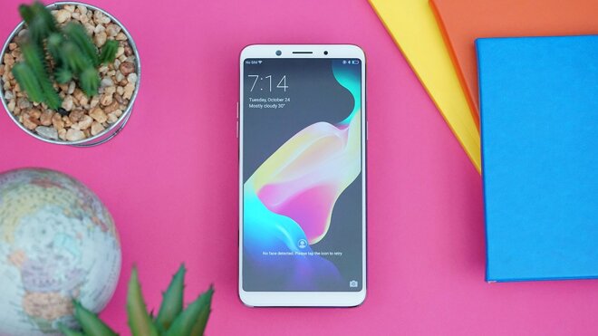  Màn hình Oppo F5 cho màu sắc hiển thị rõ nét, sinh động