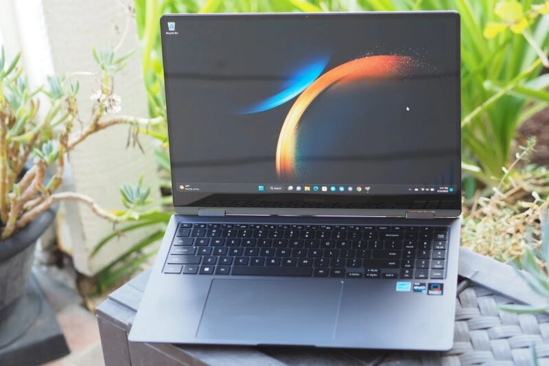 Laptop 16 inch tốt nhất 2023 - Samsung Galaxy Book 3 Pro