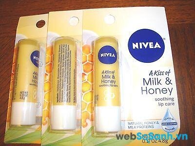 Son dưỡng môi Nivea A Kiss of Milk & Honey Lip Care
