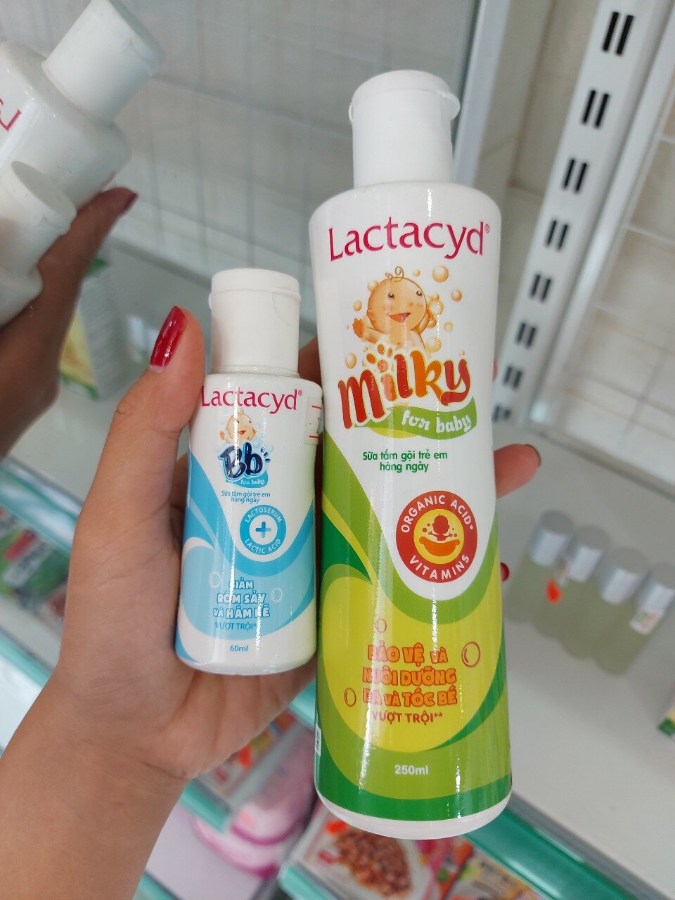 Sữa tắm Lactacyd