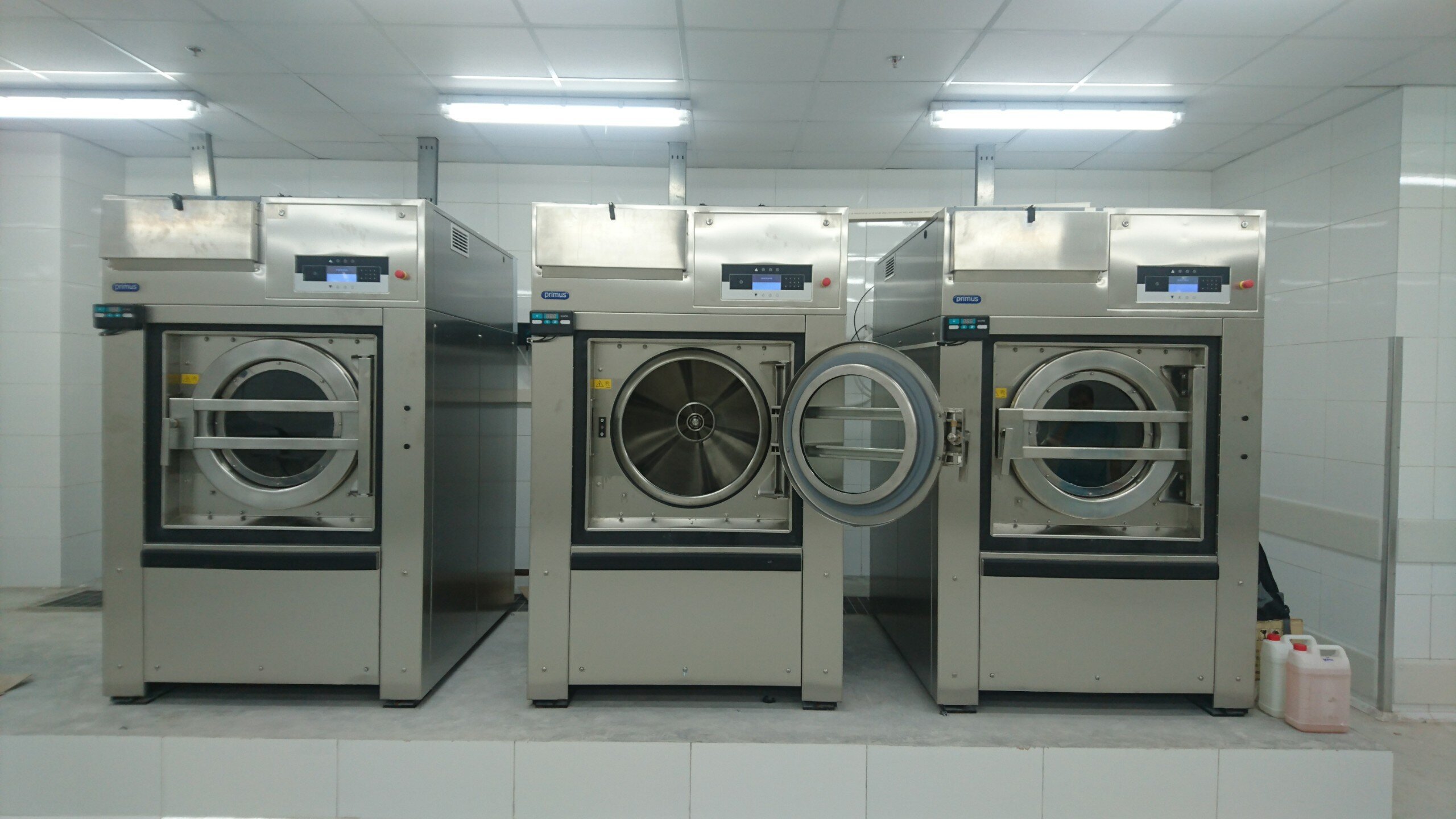 Cách giặt lõi chăn bông bằng máy giặt công nghiệp