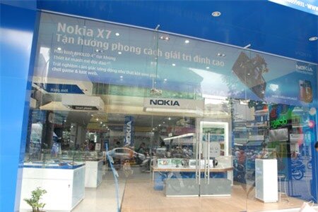 Có hay không chuyện điện thoại phổ thông của Nokia ngừng bán tại VN?