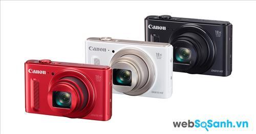  Canon PowerShot SX600 HS có thiết kế mềm mại với các cạnh trên được bo tròn, lớp vỏ nhựa bên ngoài ôm trọn hai bên cạnh máy, thay vì để hở như PowerShot SX600 HS.