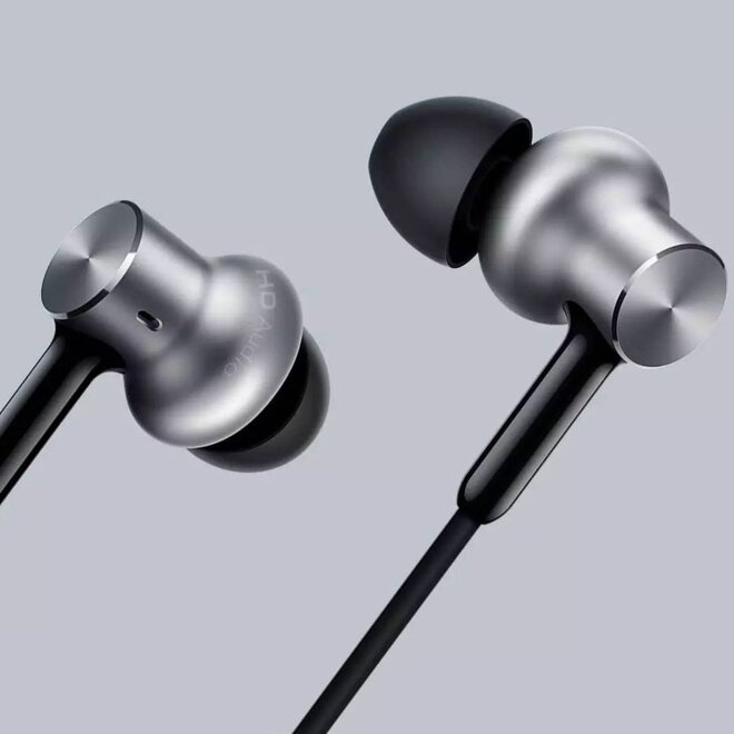 Tai nghe Xiaomi Piston Iron Pro có thiết kế sang trọng, đẹp mắt