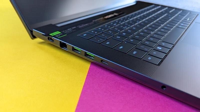 Razer Blade 18 (2025): Quái vật hiệu năng nhưng có đáng đồng tiền bát gạo?