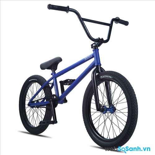 Xe đạp BMX được dùng trong các màn biểu diễn đầy nghệ thuật nhưng cũng hết sức nguy hiểm