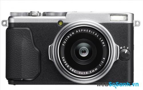 Fujifilm X70 là một trong những mẫu máy ảnh compact mỏng nhẹ nhưng hiệu năng cao