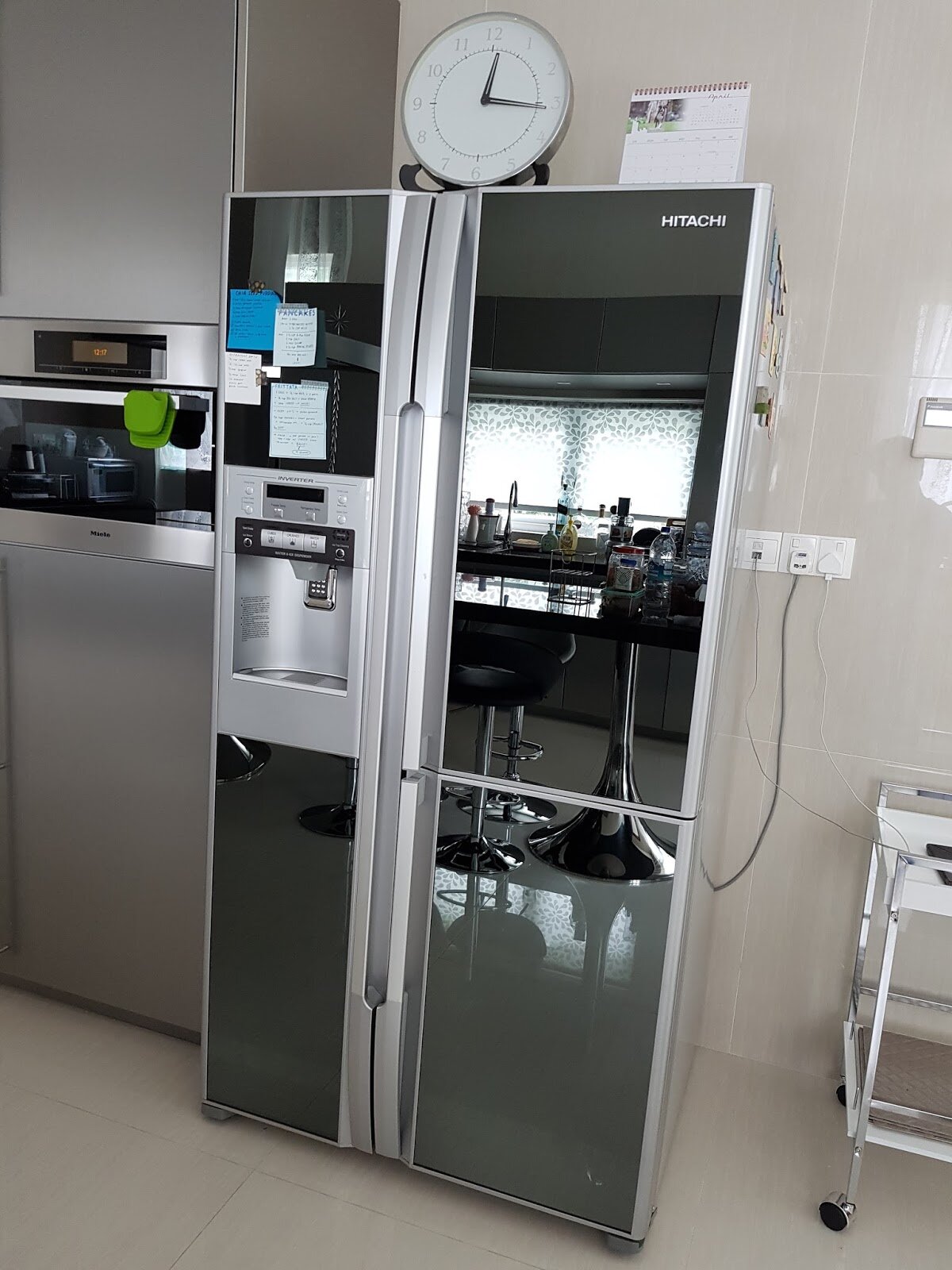 Tủ lạnh Hitachi được đánh giá cao về khả năng làm lạnh và thiết kế sang trọng