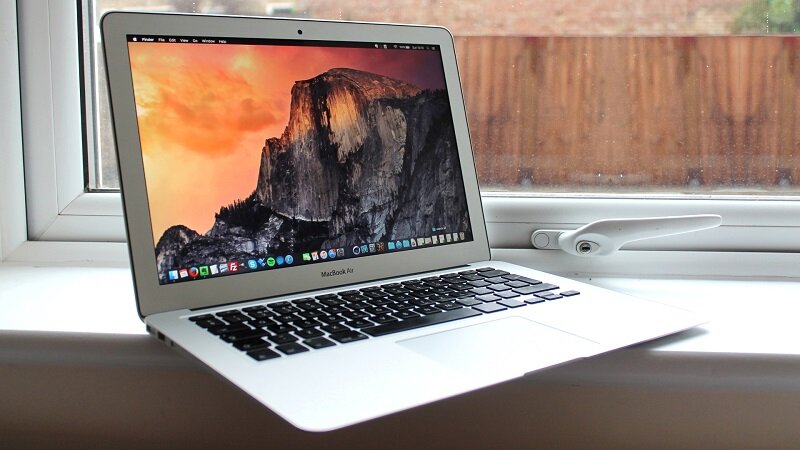 Macbook Air 13 inch 2017 có thiết kế tối giản mà sang trọng