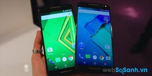 Moto X Style (phải) với màn hình QHD, Moto X Play lại sở hữu màn hình Full - HD