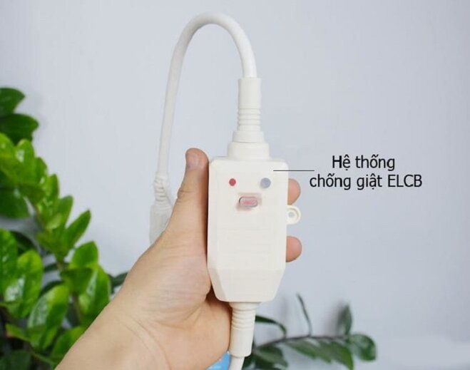 Bình nước nóng trực tiếp Ariston Aures Easy 4.5P 