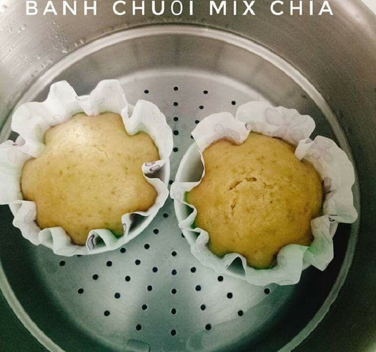 Bánh ăn dặm chuối hạt chia hấp