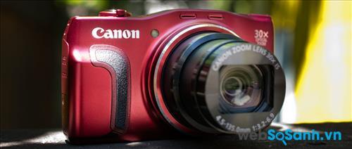 Ống kính của máy ảnh compact Canon PowerShot SX700 HS có tiêu cự 4.5- 135 mm, kết hợp zoom 30x 