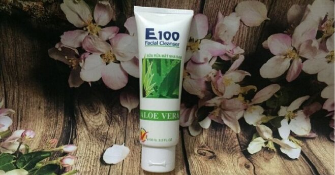 Sữa rửa mặt e100 cho da dầu và bị mụn là loại nào?