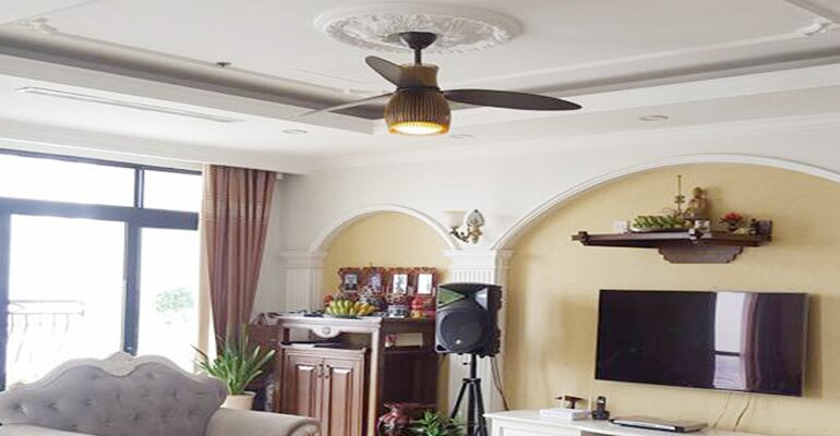 Uchiwa F824 ORB TB có khả năng tạo ra lưu lượng gió cực lớn quạt trần Uchiwa F824 ORB TB