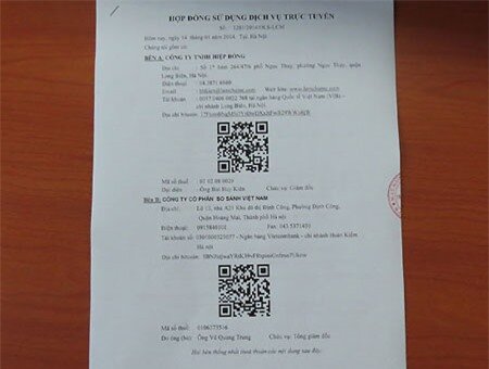 Bản hợp đồng lạ với mã QR Code và địa chỉ Bitcoin của cả hai bên.