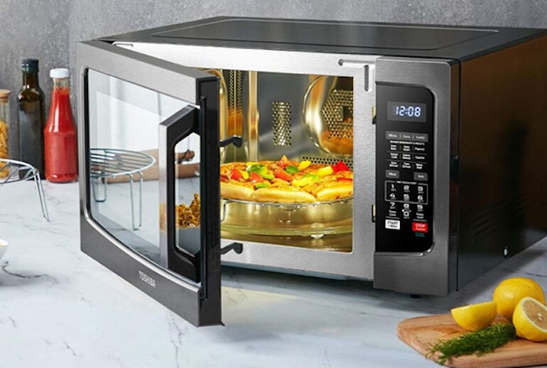 Lò vi sóng được xem là một thiết bị dùng để chế biến các món ăn thay vì nấu nướng bằng bếp ga, củi lửa hay bếp từ như cách truyền thống.