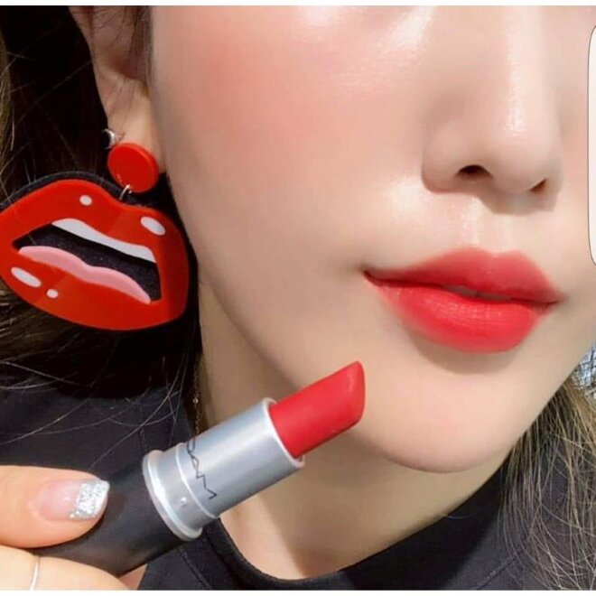 Son môi màu đỏ cam MAC Retro Matte Dangerous