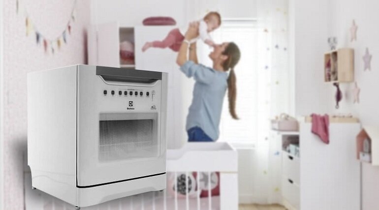 may rua bat mini electrolux esf6010bw