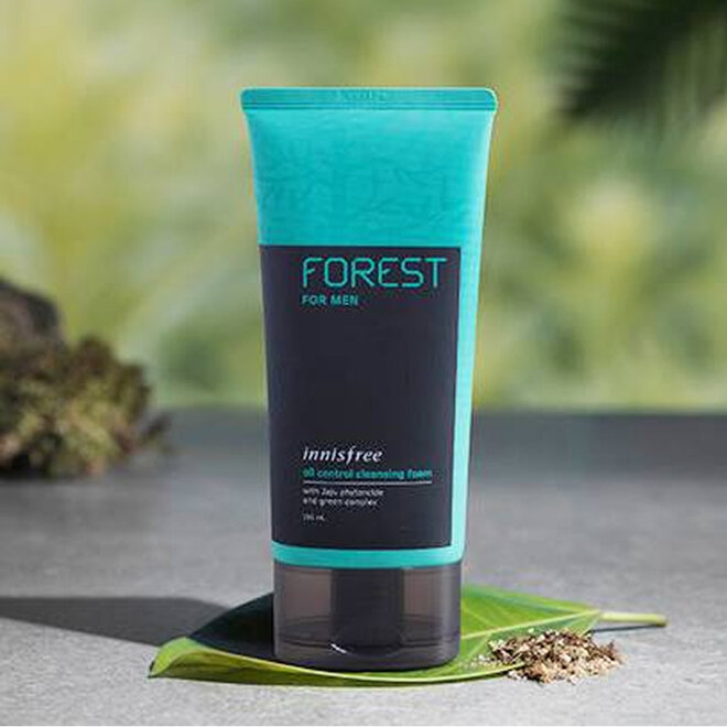 Sữa rửa mặt kiềm dầu cho nam Innisfree Forest For Men Oil Control Cleansing Foam