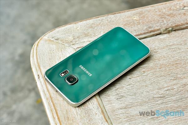 Samsung Galaxy S6 Edge xanh lục bảo