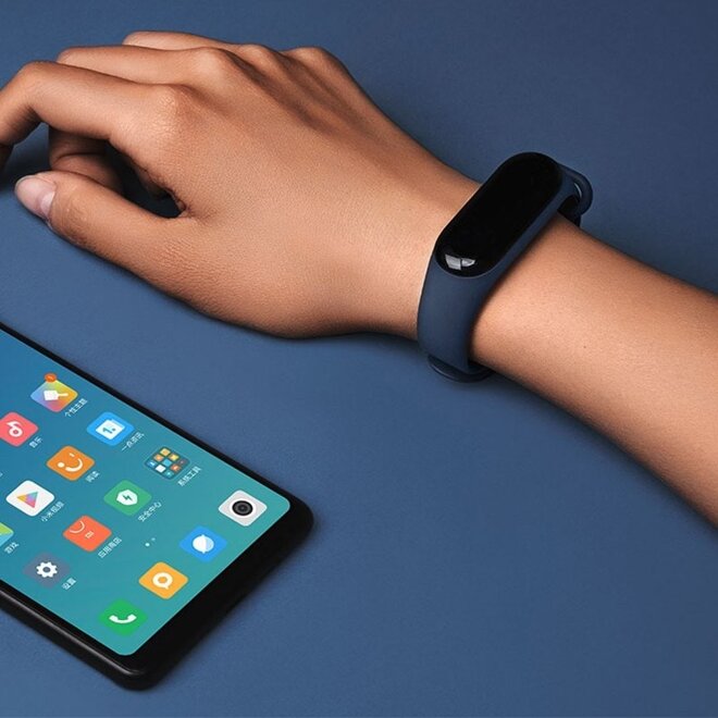 Thao tác trên Mi Band 2 dễ dàng 