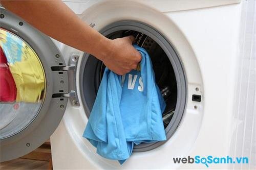 Diện tích quần áo chứa trong lồng giặt quan trọng hơn khối lượng giặt đối với máy giặt cửa ngang