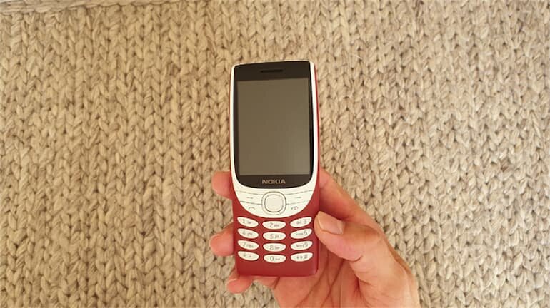 Nokia 8210 4G với thiết kế tỉ mỉ, rõ ràng