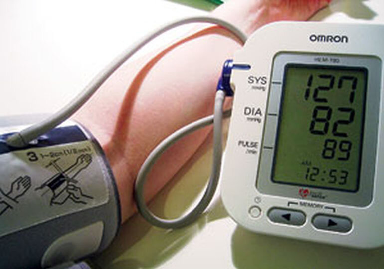 máy đo huyết áp Omron của Nhật