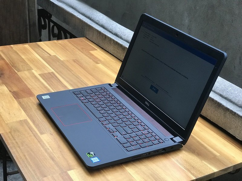 Laptop Dell Inspiron 5577 