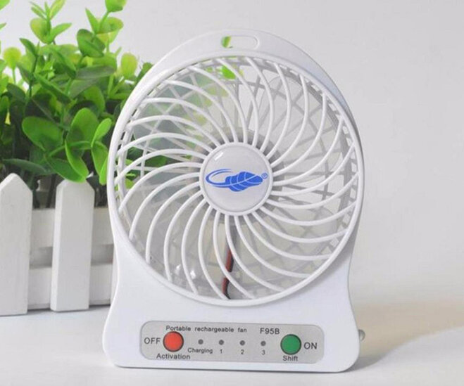 Mẫu quạt tích điện mini 3 tốc độ siêu mát