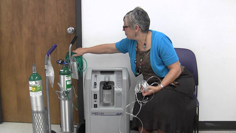 máy tạo oxy gia đình chạy điện