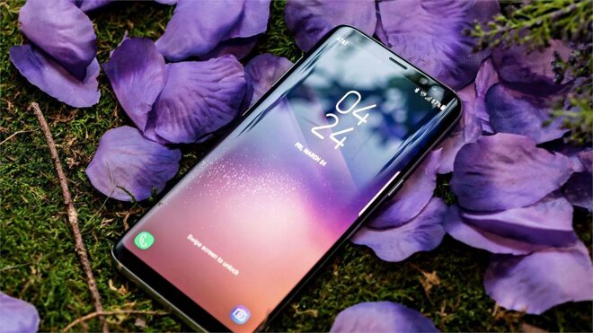 Thiết kế Galaxy A8+ 2018 màu tím khói