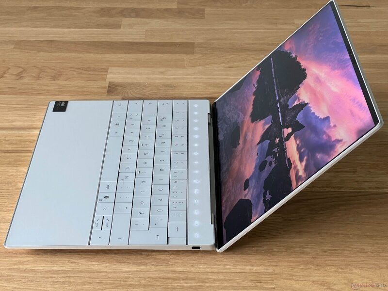 Đánh giá Dell XPS 13 9340: Ấn tượng từ thiết kế cho tới hiệu năng!