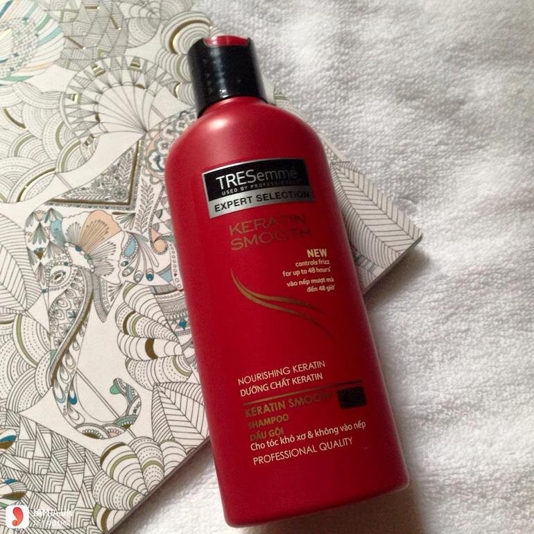 Dầu gội Tresemme Keratin Smooth màu đỏ