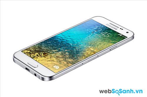 Galaxy E5 sở hữu khung kim loại chắc chắn