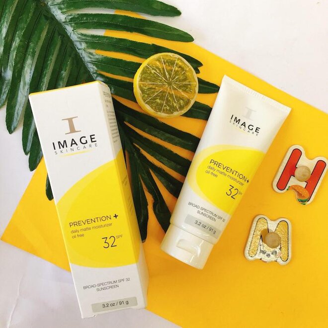 Kem chống nắng Image Prevention+ Daily Matte Moisturizer SPF32